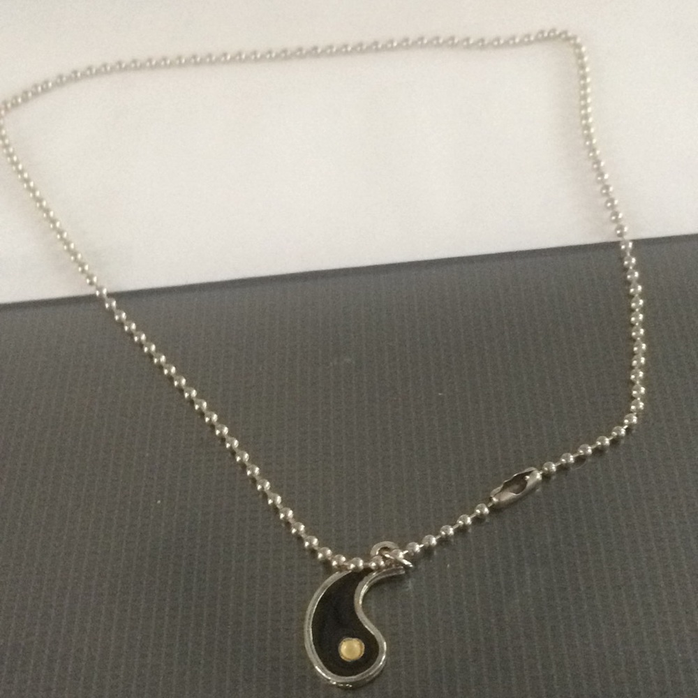 Unique choker